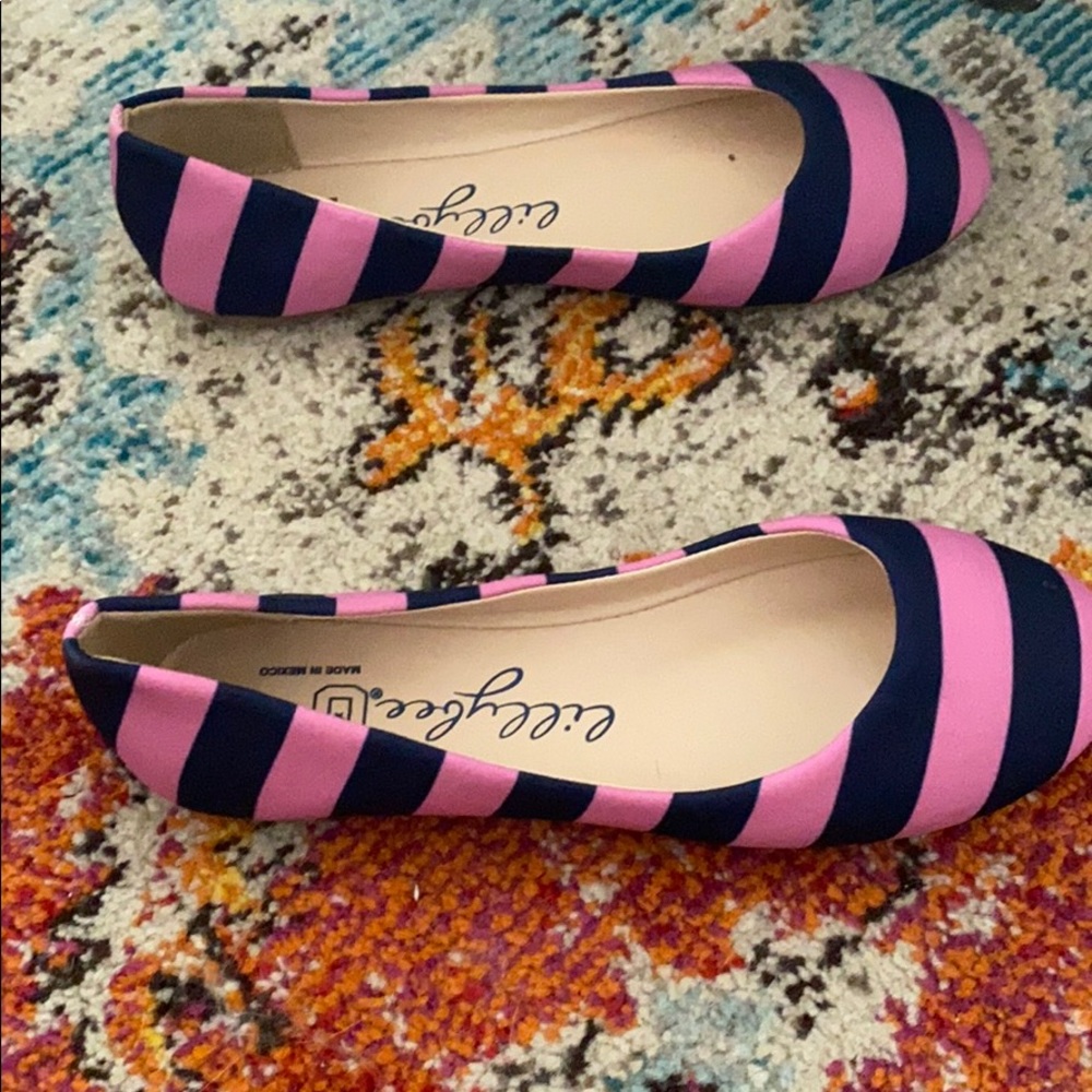 Flats - Picture 2 of 4
